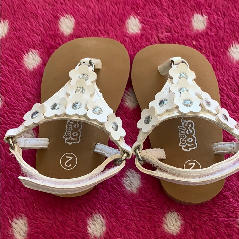 White flower sandals